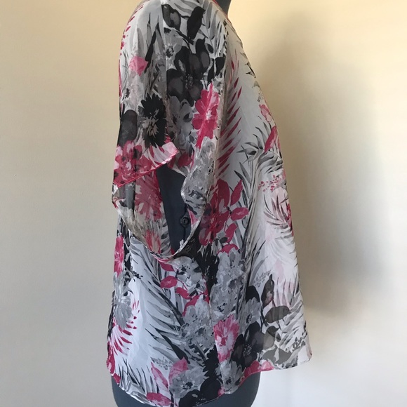 Torrid floral Sheer Top Size 1 - Picture 3 of 4